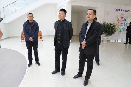 墾利區(qū)委常委、副區(qū)長宋晉民到萬得福調(diào)研